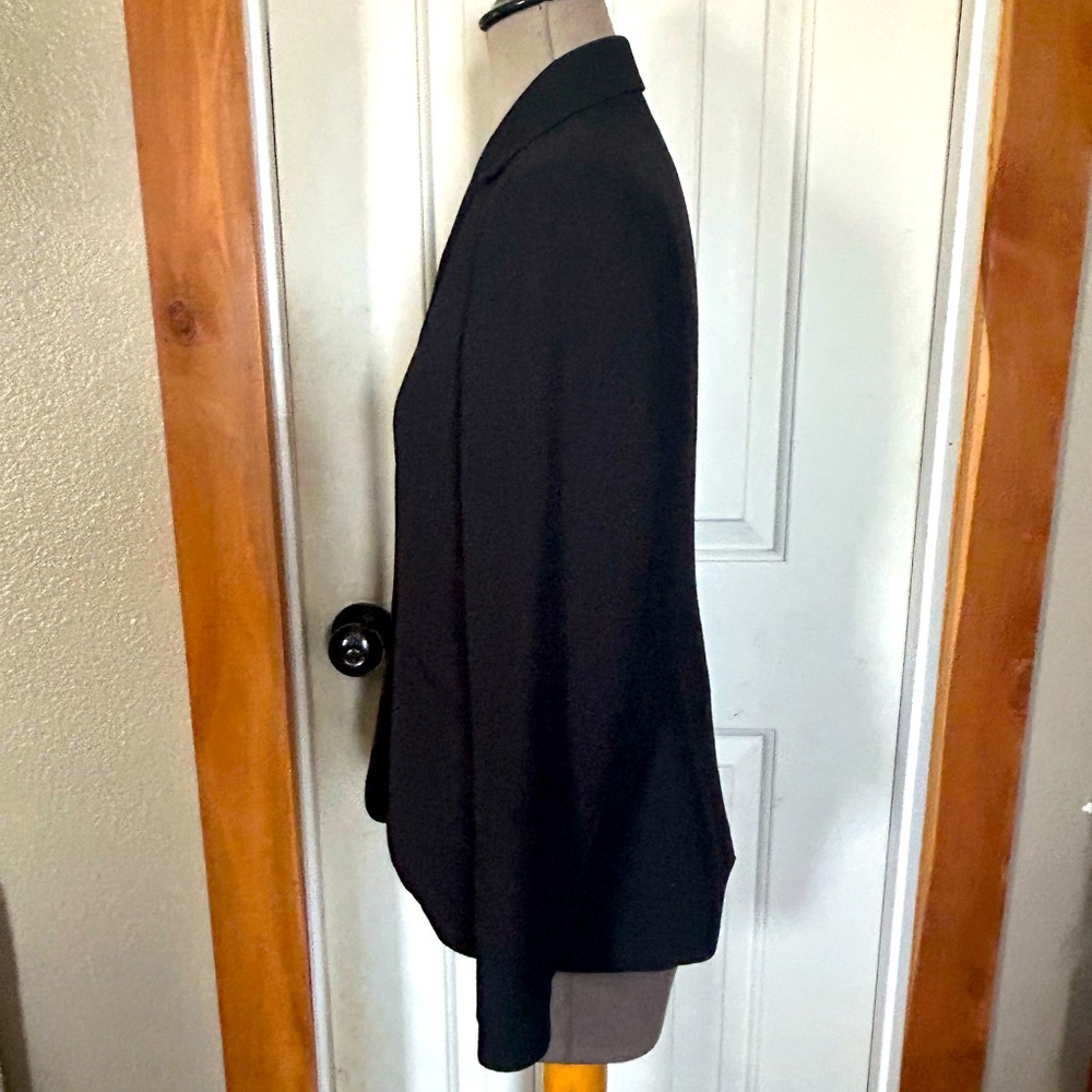 Blazer - Picture 2 of 9